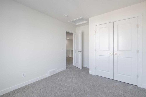 89 Sora Gardens Se, Calgary, AB - Indoor Photo Showing Other Room