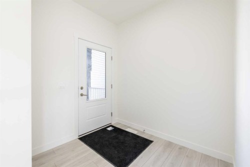 89 Sora Gardens Se, Calgary, AB - Indoor Photo Showing Other Room