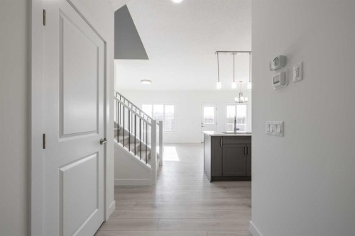 89 Sora Gardens Se, Calgary, AB - Indoor Photo Showing Other Room