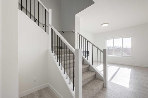 89 Sora Gardens Se, Calgary, AB - Indoor Photo Showing Other Room