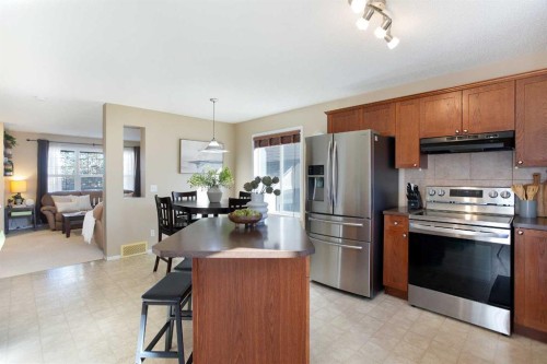 444 Morningside Way Sw, Airdrie, AB - Indoor Photo Showing Kitchen