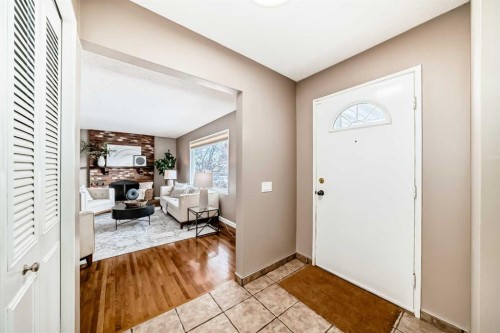 131 Bracewood Road Sw, Calgary, AB - Indoor Photo Showing Other Room