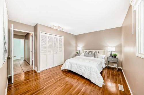 131 Bracewood Road Sw, Calgary, AB - Indoor Photo Showing Bedroom