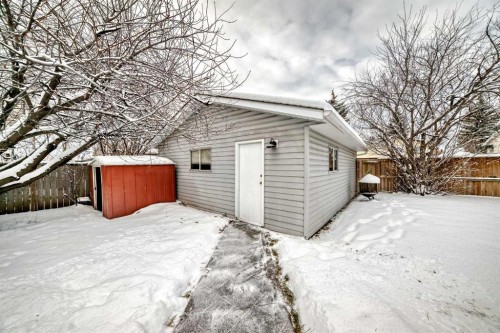 131 Bracewood Road Sw, Calgary, AB - Outdoor
