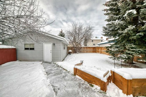 131 Bracewood Road Sw, Calgary, AB - Outdoor
