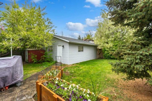131 Bracewood Road Sw, Calgary, AB - Outdoor