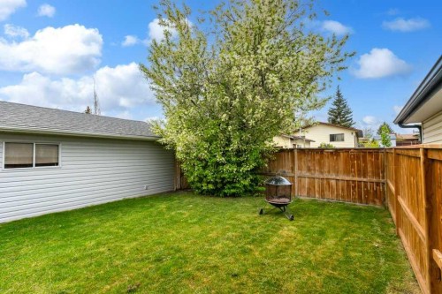 131 Bracewood Road Sw, Calgary, AB - Outdoor