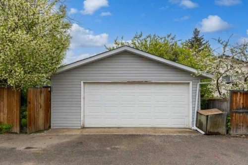 131 Bracewood Road Sw, Calgary, AB - Outdoor With Exterior