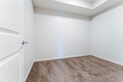 1410-33 Carringham Gate Nw, Calgary, AB - Indoor Photo Showing Other Room