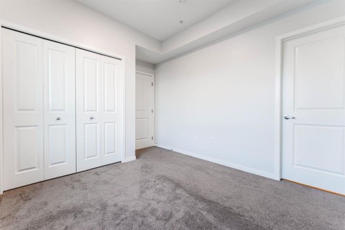 1410-33 Carringham Gate Nw, Calgary, AB - Indoor Photo Showing Other Room