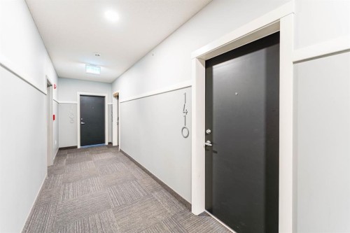 1410-33 Carringham Gate Nw, Calgary, AB - Indoor Photo Showing Other Room