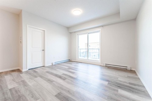 1410-33 Carringham Gate Nw, Calgary, AB - Indoor Photo Showing Other Room