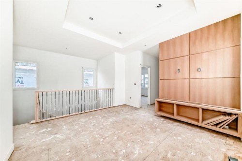 116 Heritage Manor, Cochrane, AB - Indoor Photo Showing Other Room