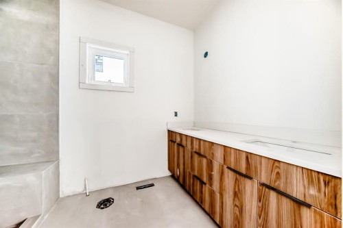 116 Heritage Manor, Cochrane, AB - Indoor Photo Showing Other Room