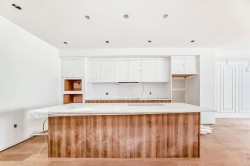 116 Heritage Manor  Cochrane, AB T4C 0L3