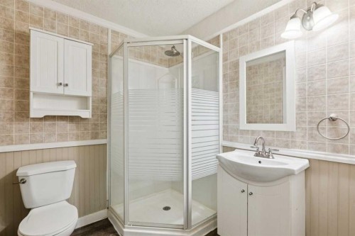 45 Prestwick Rise Se, Calgary, AB - Indoor Photo Showing Bathroom