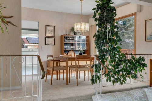 5602 Dalcastle Hill Nw, Calgary, AB - Indoor Photo Showing Dining Room