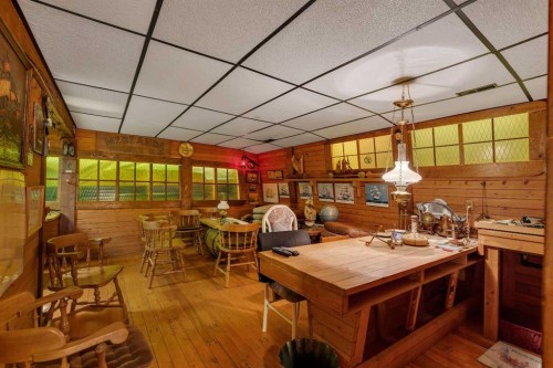 5602 Dalcastle Hill Nw, Calgary, AB - Indoor