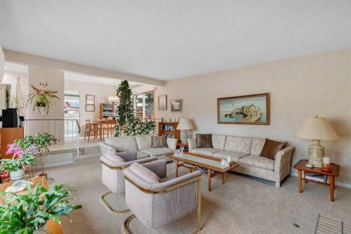 5602 Dalcastle Hill Nw, Calgary, AB - Indoor Photo Showing Living Room