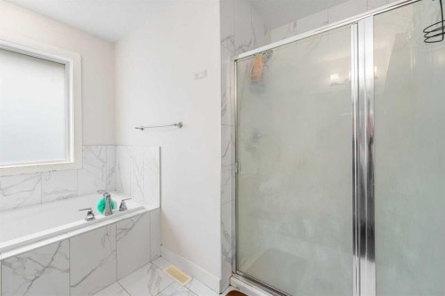 235 Saddlestone Grove Ne, Calgary, AB - Indoor Photo Showing Bathroom