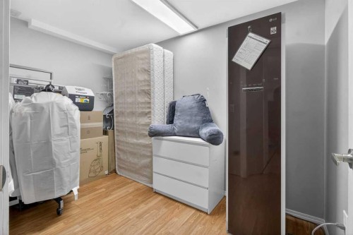 22-6100 4 Avenue Ne, Calgary, AB - Indoor Photo Showing Other Room