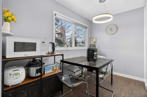 22-6100 4 Avenue Ne, Calgary, AB - Indoor