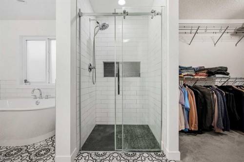 271 West Grove Point Sw, Calgary, AB - Indoor Photo Showing Bathroom