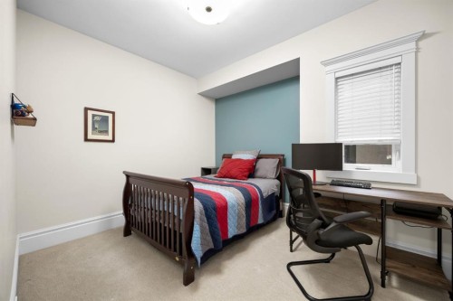 2037 48 Avenue Sw, Calgary, AB - Indoor