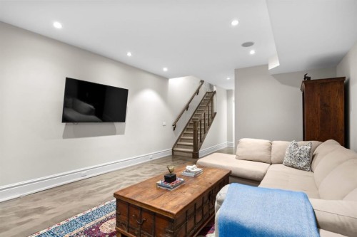 2037 48 Avenue Sw, Calgary, AB - Indoor Photo Showing Living Room