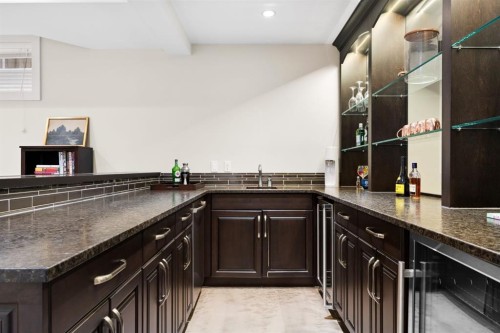 2037 48 Avenue Sw, Calgary, AB - Indoor Photo Showing Other Room