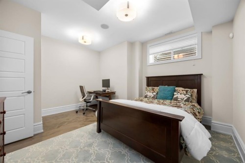 2037 48 Avenue Sw, Calgary, AB - Indoor Photo Showing Bedroom