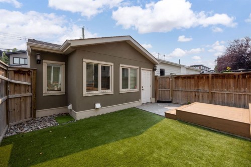 2037 48 Avenue Sw, Calgary, AB - Outdoor