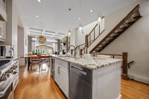2037 48 Avenue Sw, Calgary, AB - Indoor Photo Showing Kitchen With Upgraded Kitchen