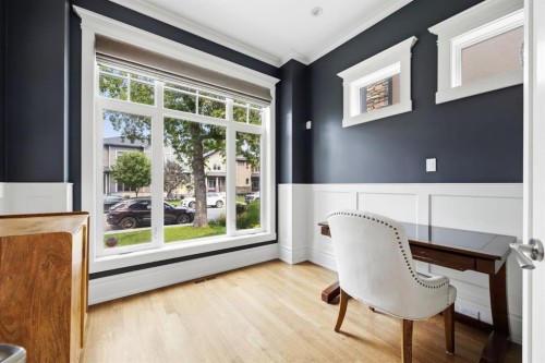 2037 48 Avenue Sw, Calgary, AB - Indoor