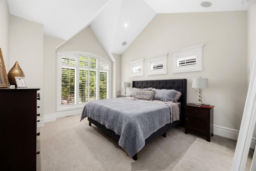 2037 48 Avenue Sw, Calgary, AB - Indoor Photo Showing Bedroom