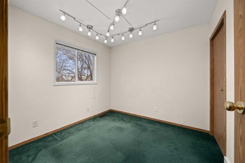 9473 Hidden Valley Drive Nw, Calgary, AB - Indoor Photo Showing Other Room