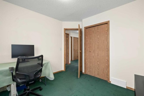 9473 Hidden Valley Drive Nw, Calgary, AB - Indoor Photo Showing Office