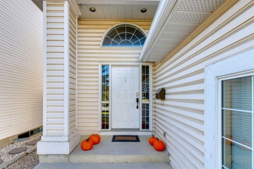 33 River Rock Crescent Se, Calgary, AB - Outdoor With Exterior