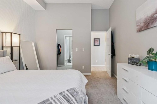115-10 Mahogany Mews Se, Calgary, AB - Indoor Photo Showing Bedroom