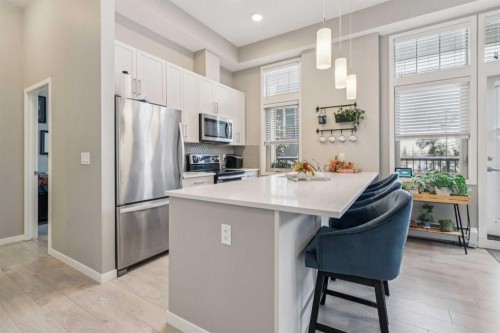 115-10 Mahogany Mews Se, Calgary, AB - Indoor Photo Showing Kitchen