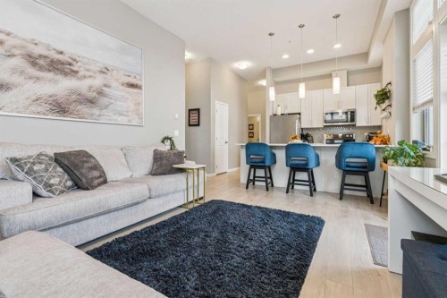 115-10 Mahogany Mews Se, Calgary, AB - Indoor Photo Showing Living Room