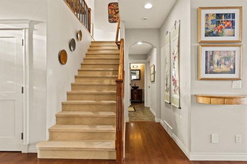 353 Discovery Ridge Boulevard Sw, Calgary, AB - Indoor Photo Showing Other Room