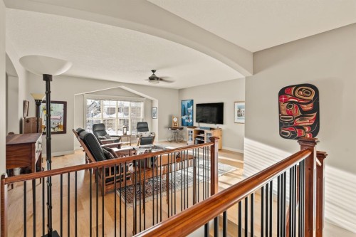 353 Discovery Ridge Boulevard Sw, Calgary, AB - Indoor Photo Showing Other Room