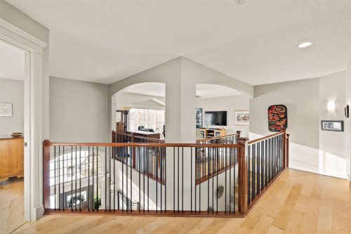353 Discovery Ridge Boulevard Sw, Calgary, AB - Indoor Photo Showing Other Room