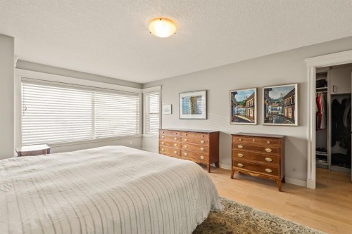 353 Discovery Ridge Boulevard Sw, Calgary, AB - Indoor Photo Showing Bedroom