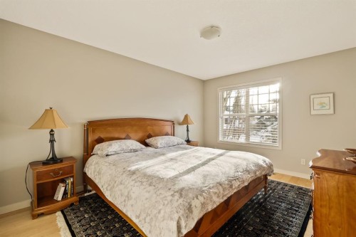 353 Discovery Ridge Boulevard Sw, Calgary, AB - Indoor Photo Showing Bedroom