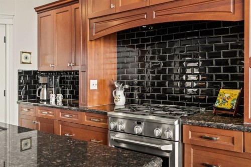353 Discovery Ridge Boulevard Sw, Calgary, AB - Indoor Photo Showing Kitchen