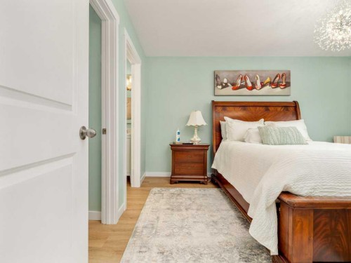 318 Whispering Way, Vulcan, AB - Indoor Photo Showing Bedroom