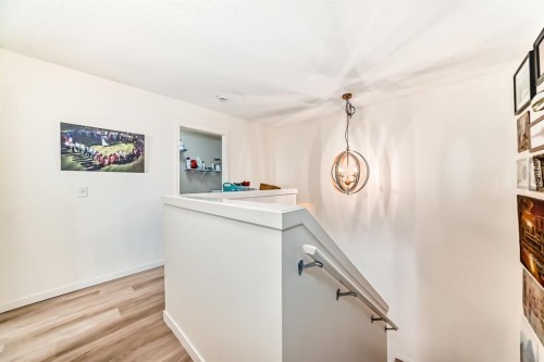637-101 Sunset Drive, Cochrane, AB - Indoor