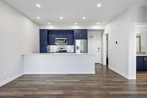 303-255 Les Jardins Park Se, Calgary, AB - Indoor Photo Showing Kitchen